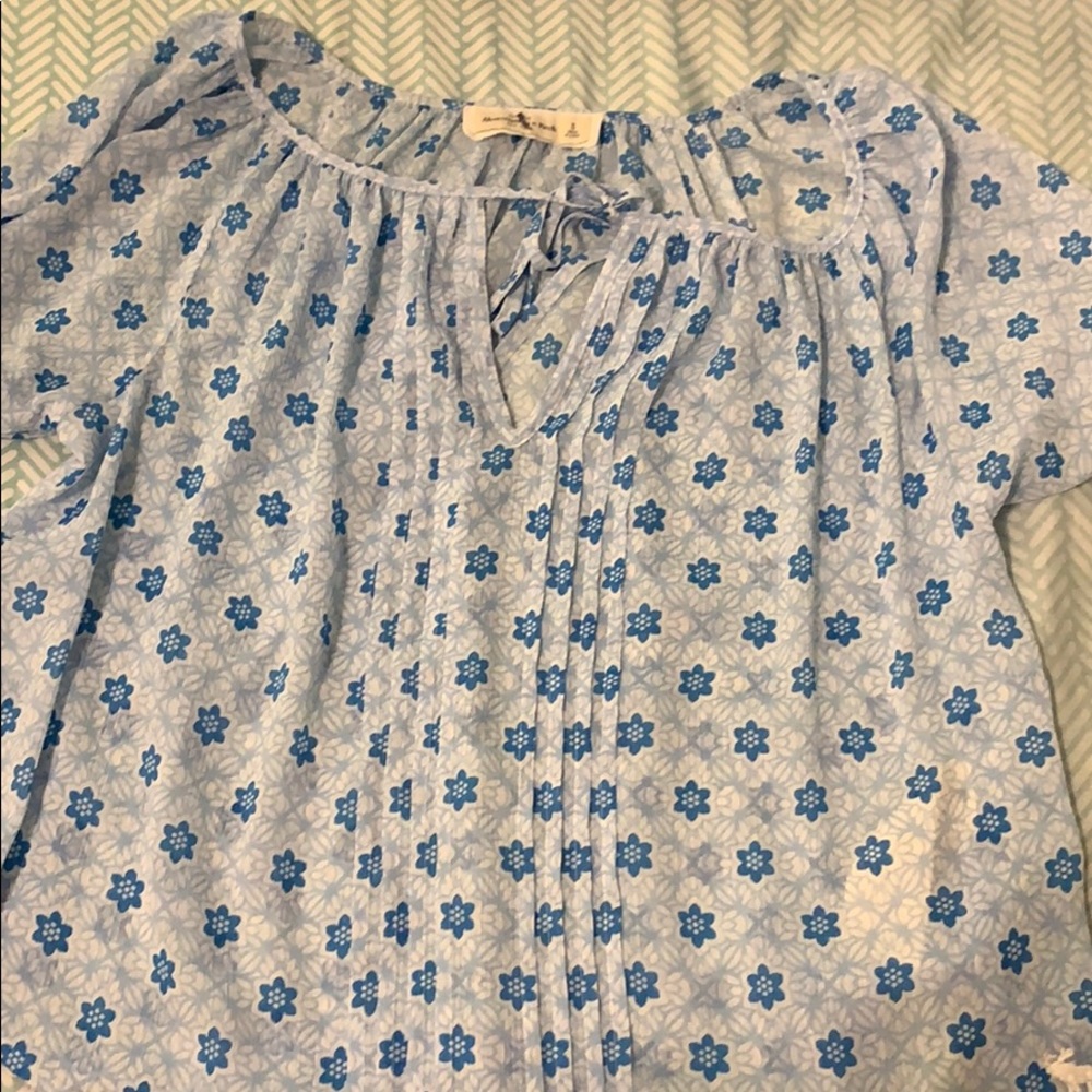 Blue Abercrombie Blouse with blue flower pattern